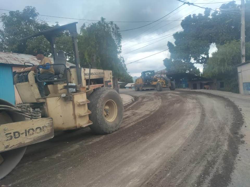 Avanzan los trabajos de construcción del tramo carretero El Pinar- Rancho Francisco a través de la Gestión del Director de la Junta D. El Pinar